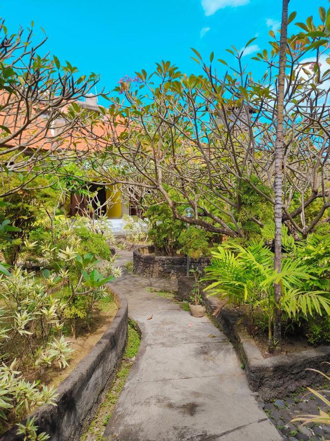 Berlian Inn Kuta Beach エクステリア 写真