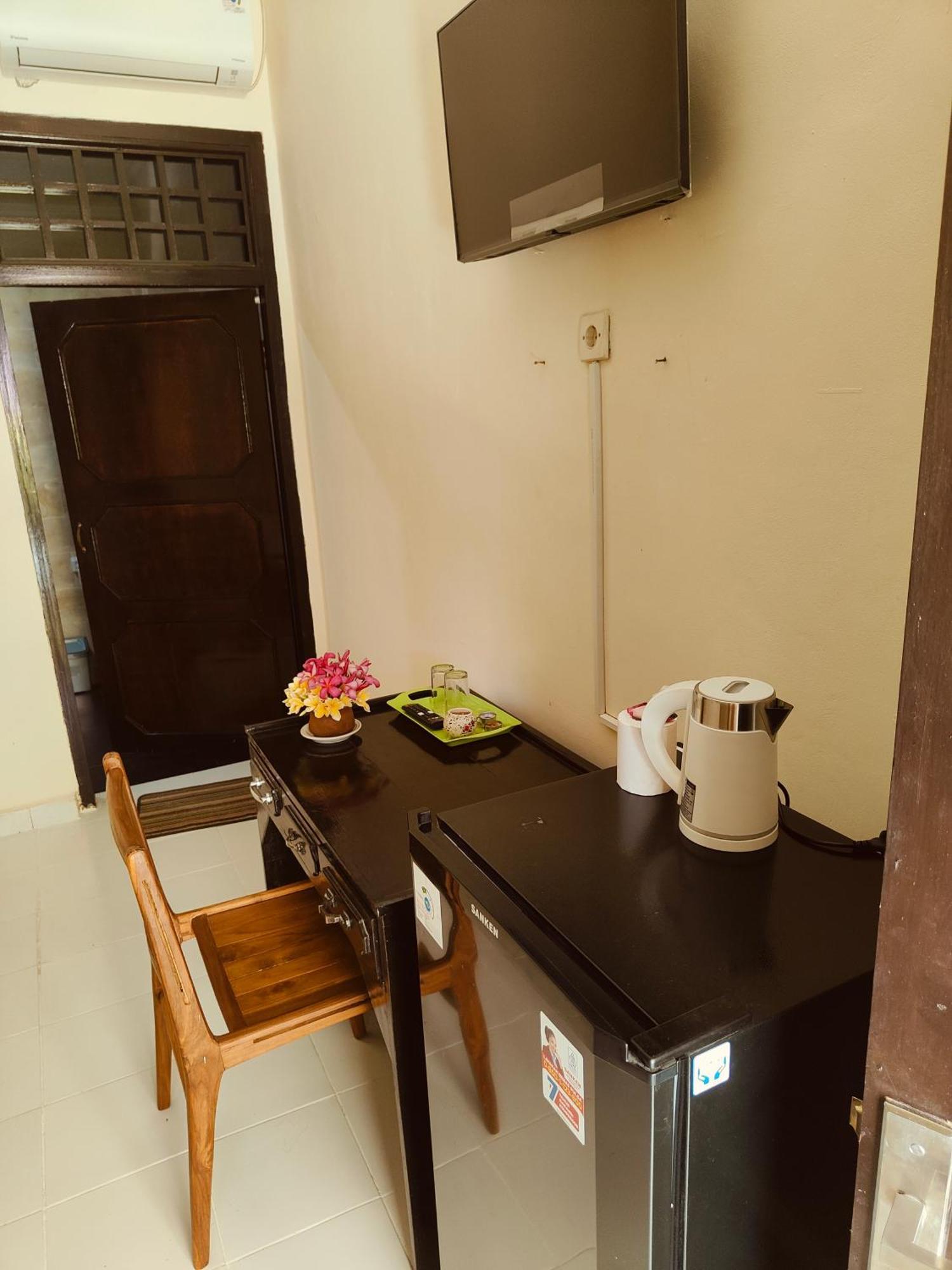 Berlian Inn Kuta Beach エクステリア 写真