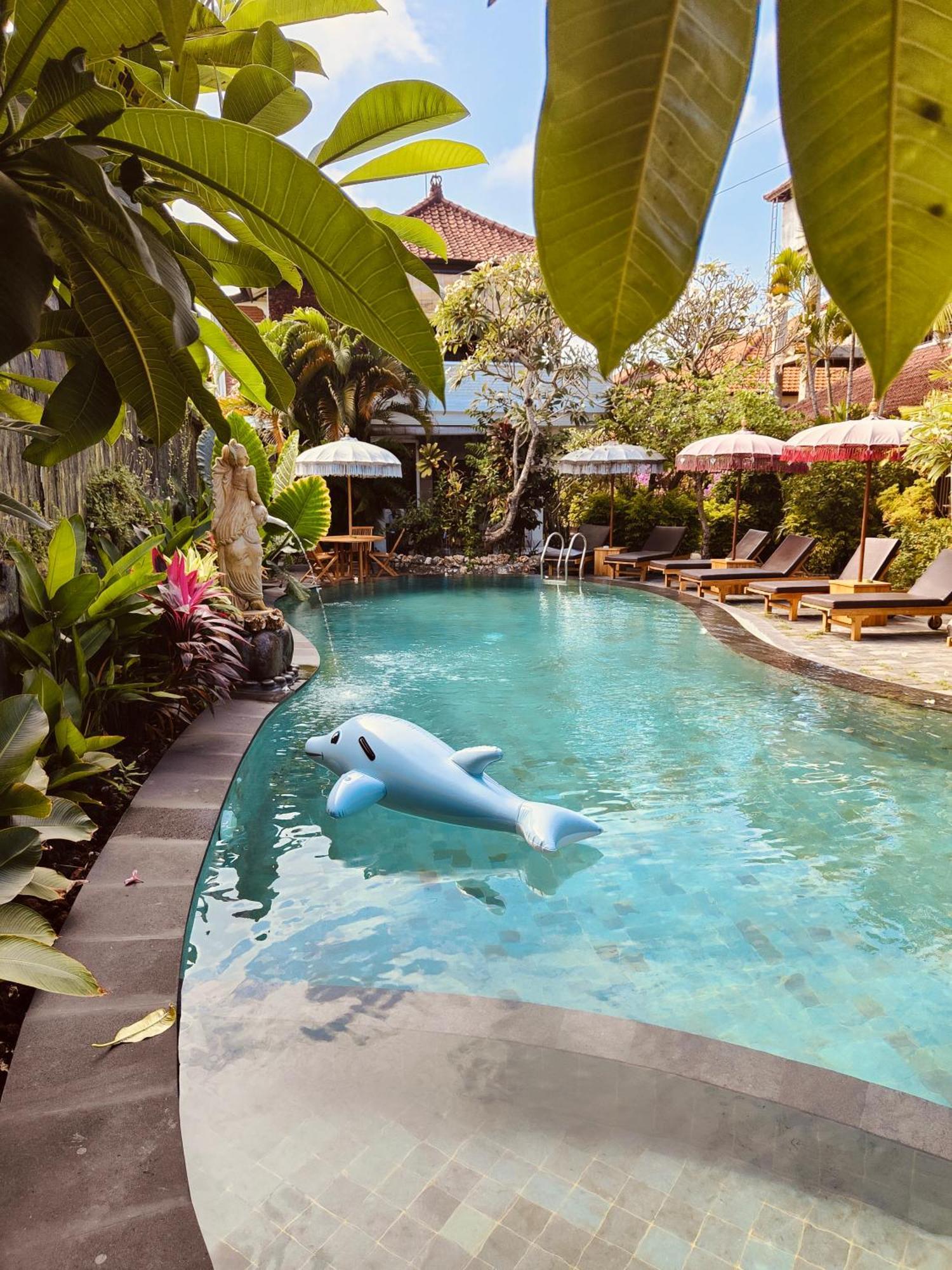 Berlian Inn Kuta Beach エクステリア 写真