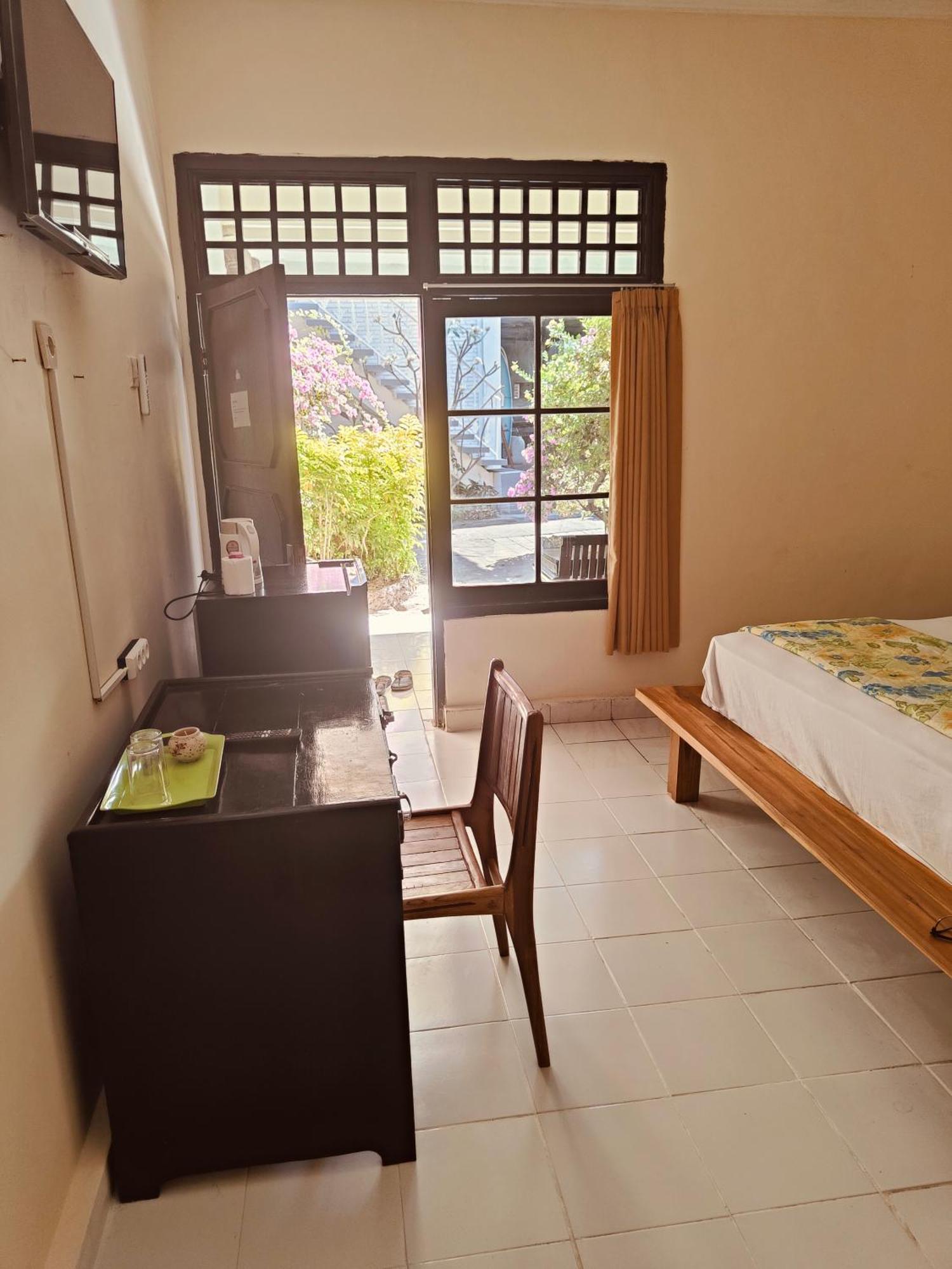 Berlian Inn Kuta Beach エクステリア 写真